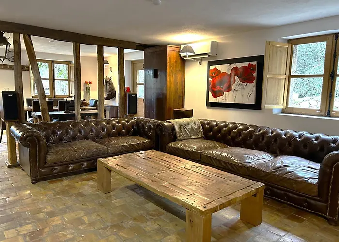 Villa De Type Bergerie 3 Avec Piscine